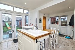 Shanklin Drive, Weddington, Nuneaton, CV10 0BA