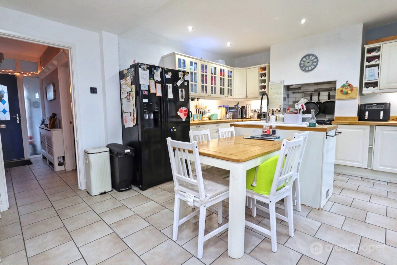 Shanklin Drive, Weddington, Nuneaton, CV10 0BA