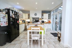 Shanklin Drive, Weddington, Nuneaton, CV10 0BA