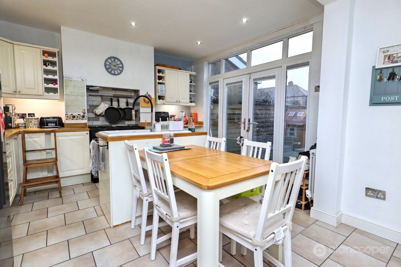 Shanklin Drive, Weddington, Nuneaton, CV10 0BA