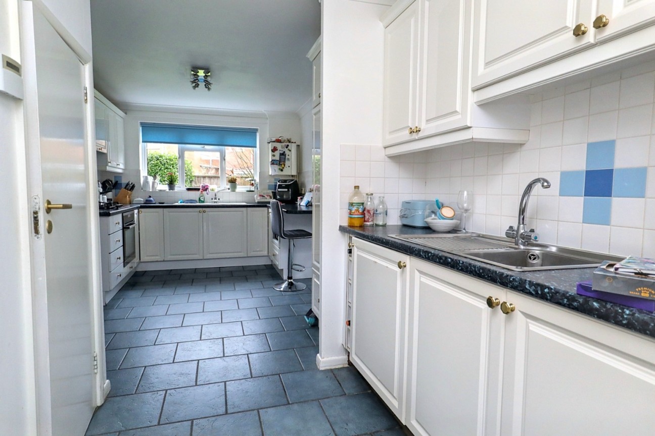 Gloucester Close, St Nicolas Park, Nuneaton, CV11 6FU