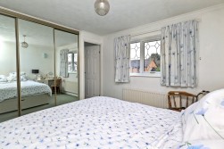 Gloucester Close, St Nicolas Park, Nuneaton, CV11 6FU