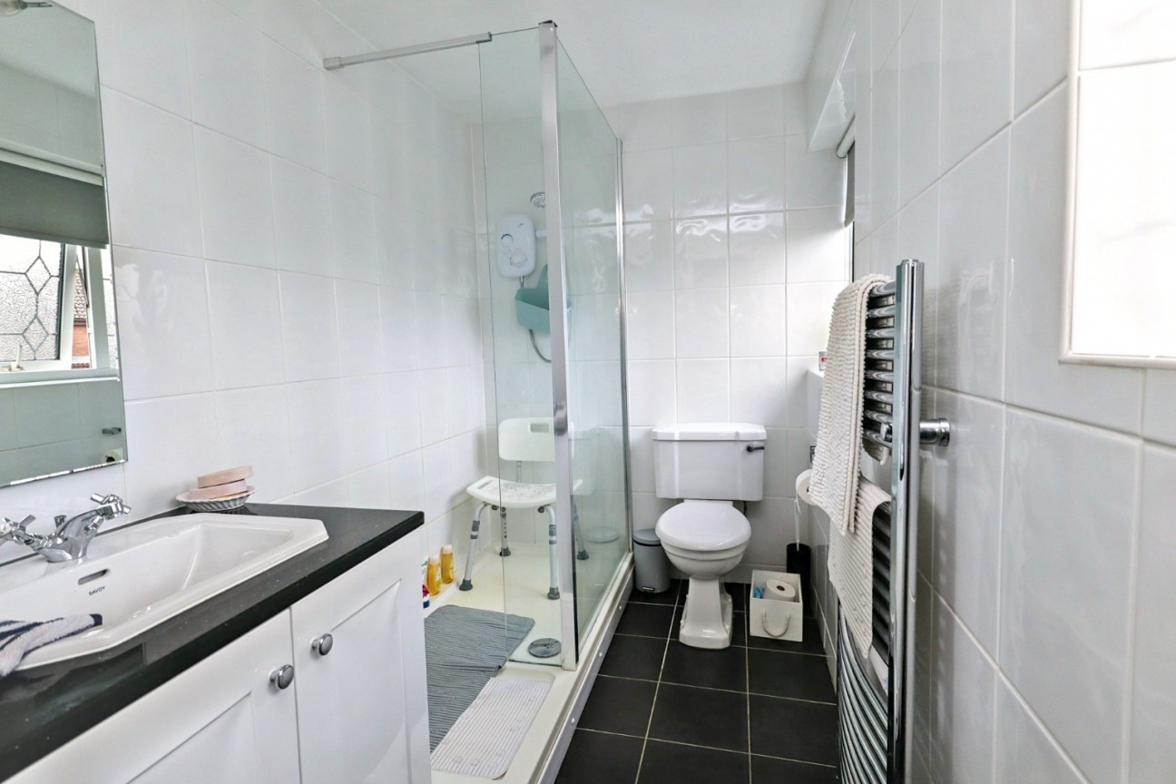 Gloucester Close, St Nicolas Park, Nuneaton, CV11 6FU