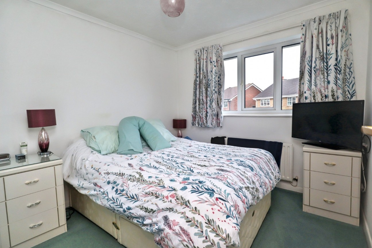 Gloucester Close, St Nicolas Park, Nuneaton, CV11 6FU