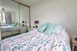 Gloucester Close, St Nicolas Park, Nuneaton, CV11 6FU