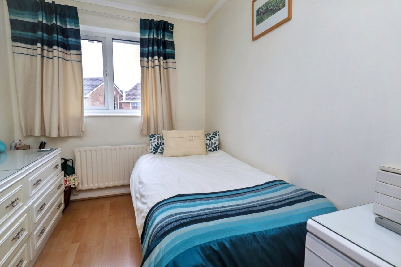 Gloucester Close, St Nicolas Park, Nuneaton, CV11 6FU