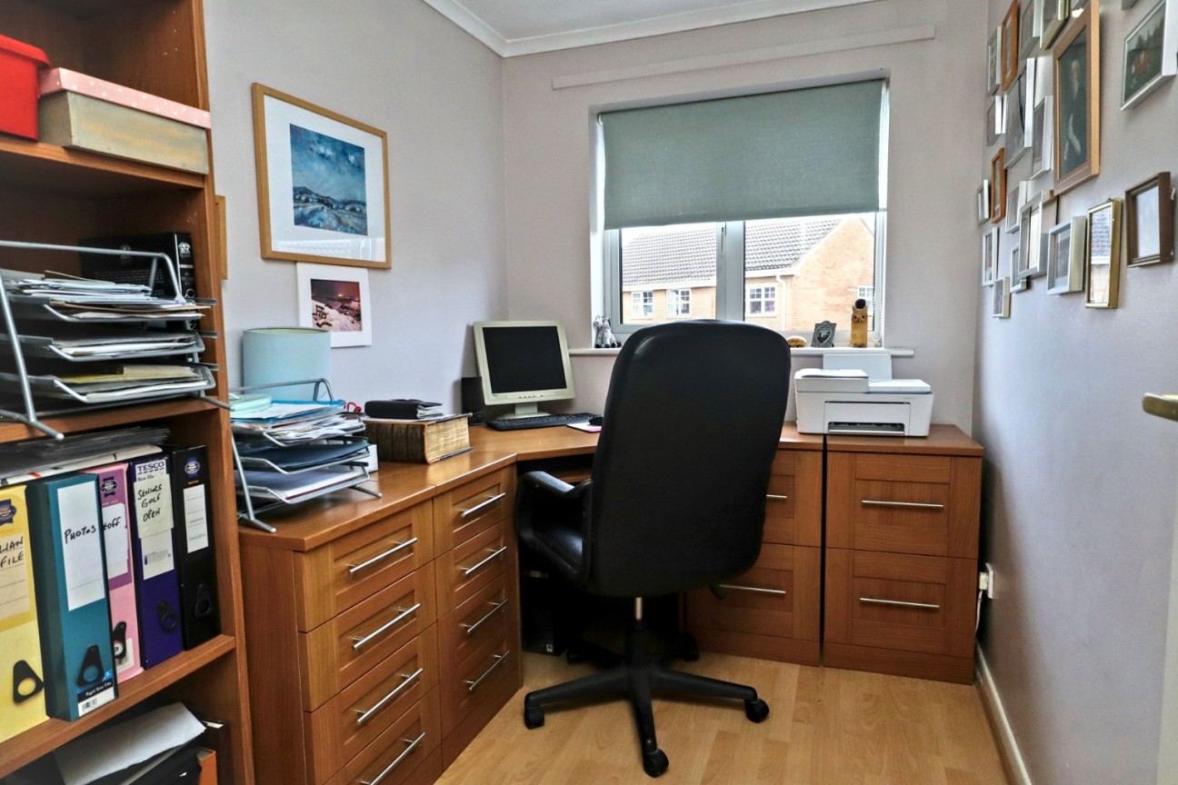 Gloucester Close, St Nicolas Park, Nuneaton, CV11 6FU