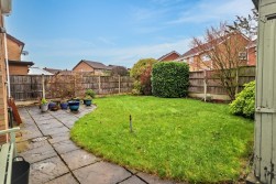 Gloucester Close, St Nicolas Park, Nuneaton, CV11 6FU