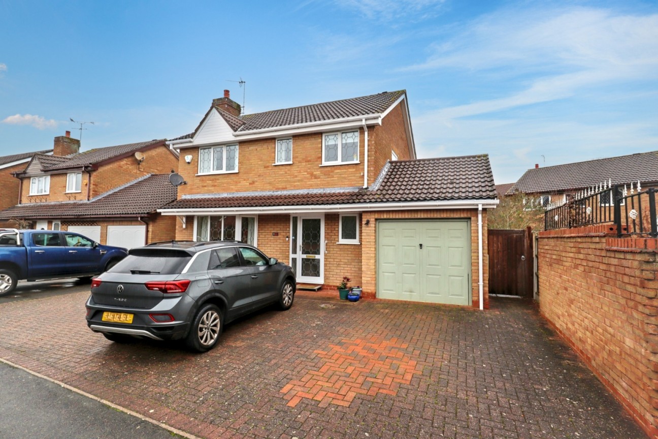 Gloucester Close, St Nicolas Park, Nuneaton, CV11 6FU