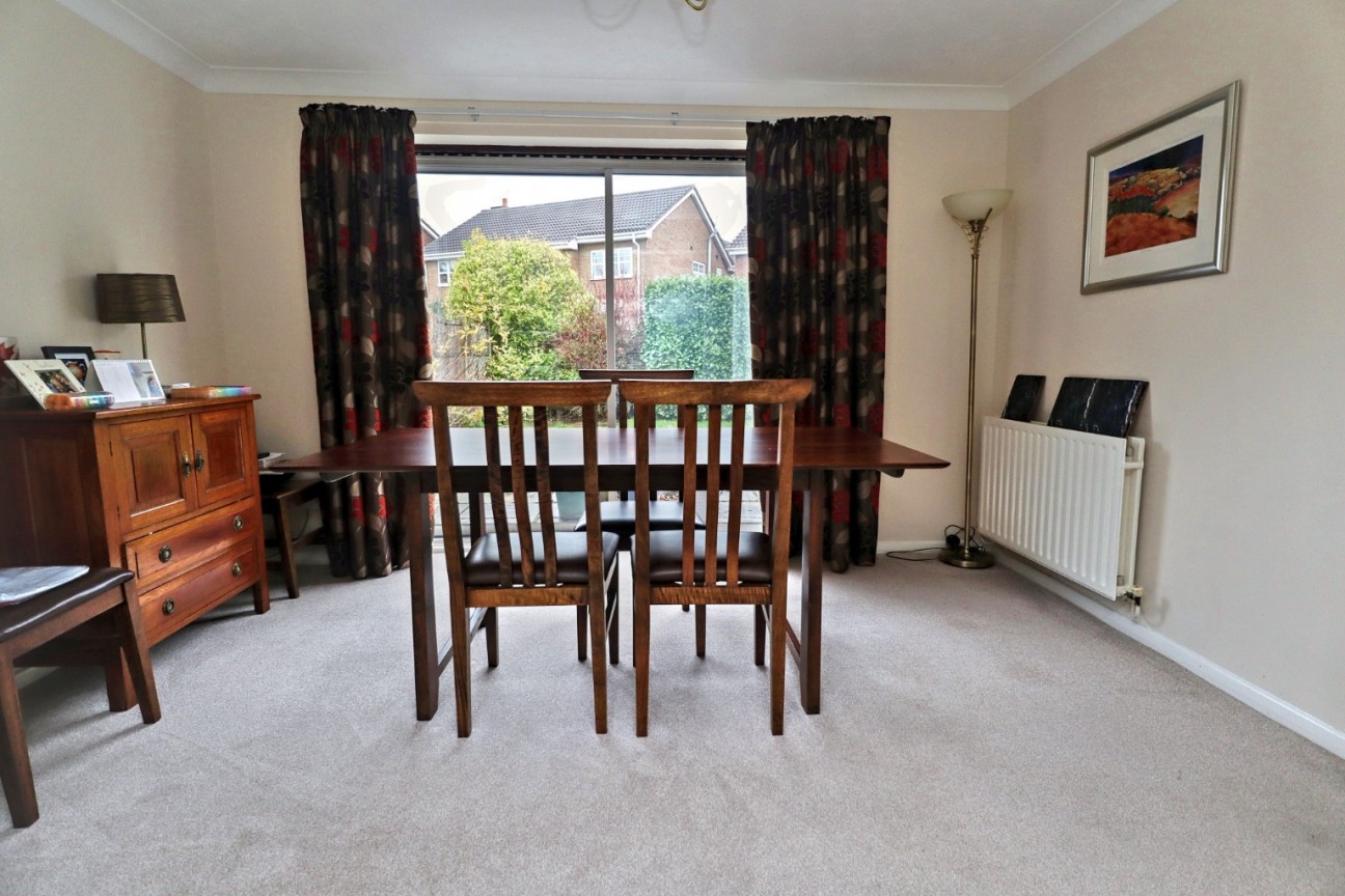 Gloucester Close, St Nicolas Park, Nuneaton, CV11 6FU