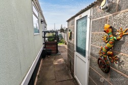 Mill Farm Park, Bulkington, CV12 9SE