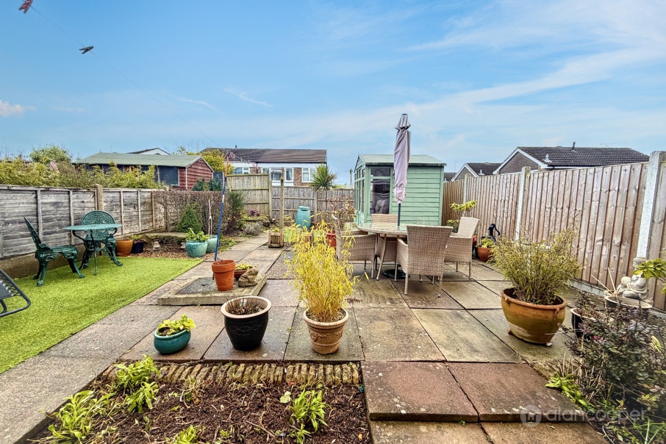 Hampton Avenue, Stockingford, Nuneaton, CV10 9JW