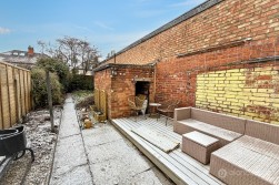 Bentley Road, Nuneaton, CV11 5LR