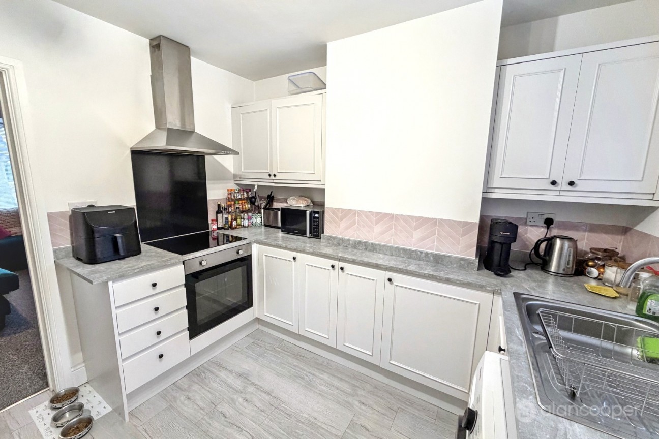 Bentley Road, Nuneaton, CV11 5LR