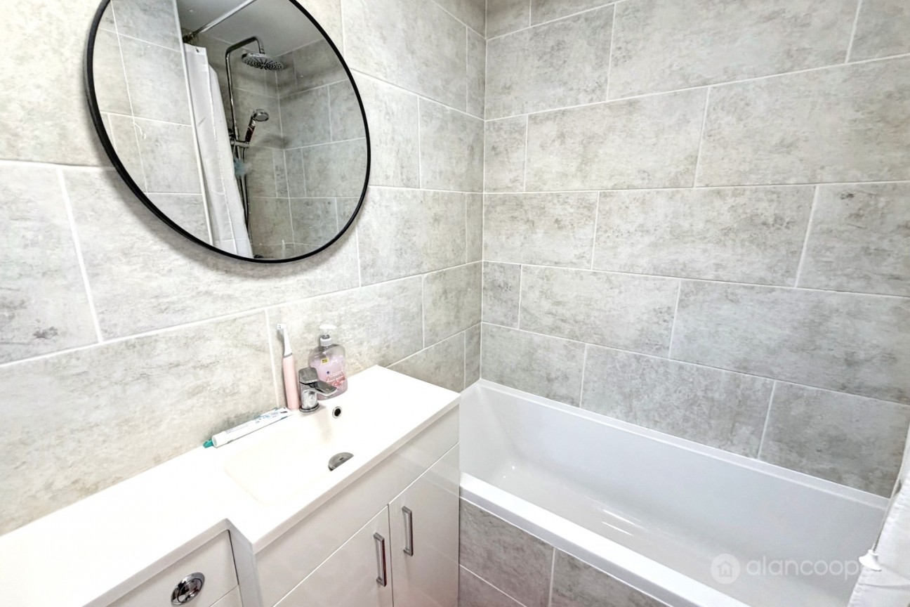 Bentley Road, Nuneaton, CV11 5LR