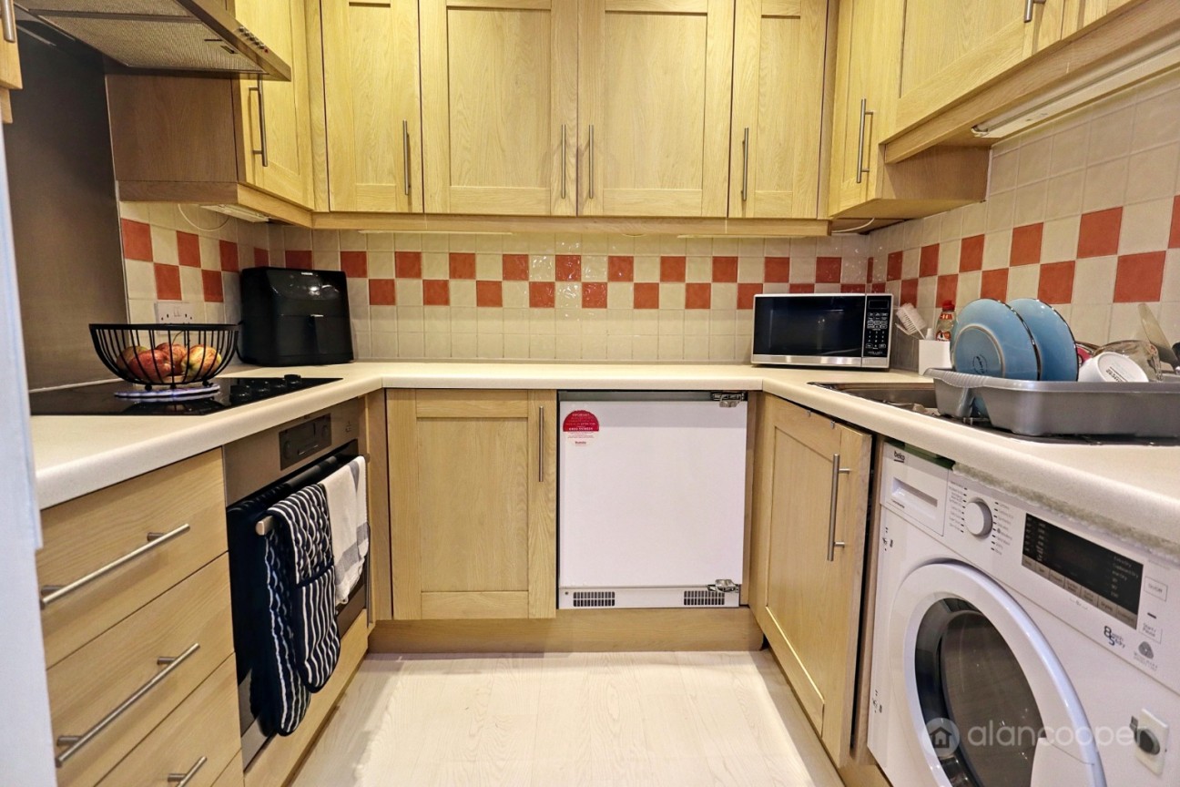 Edward Court, Edward Street, Nuneaton, CV11 5RU