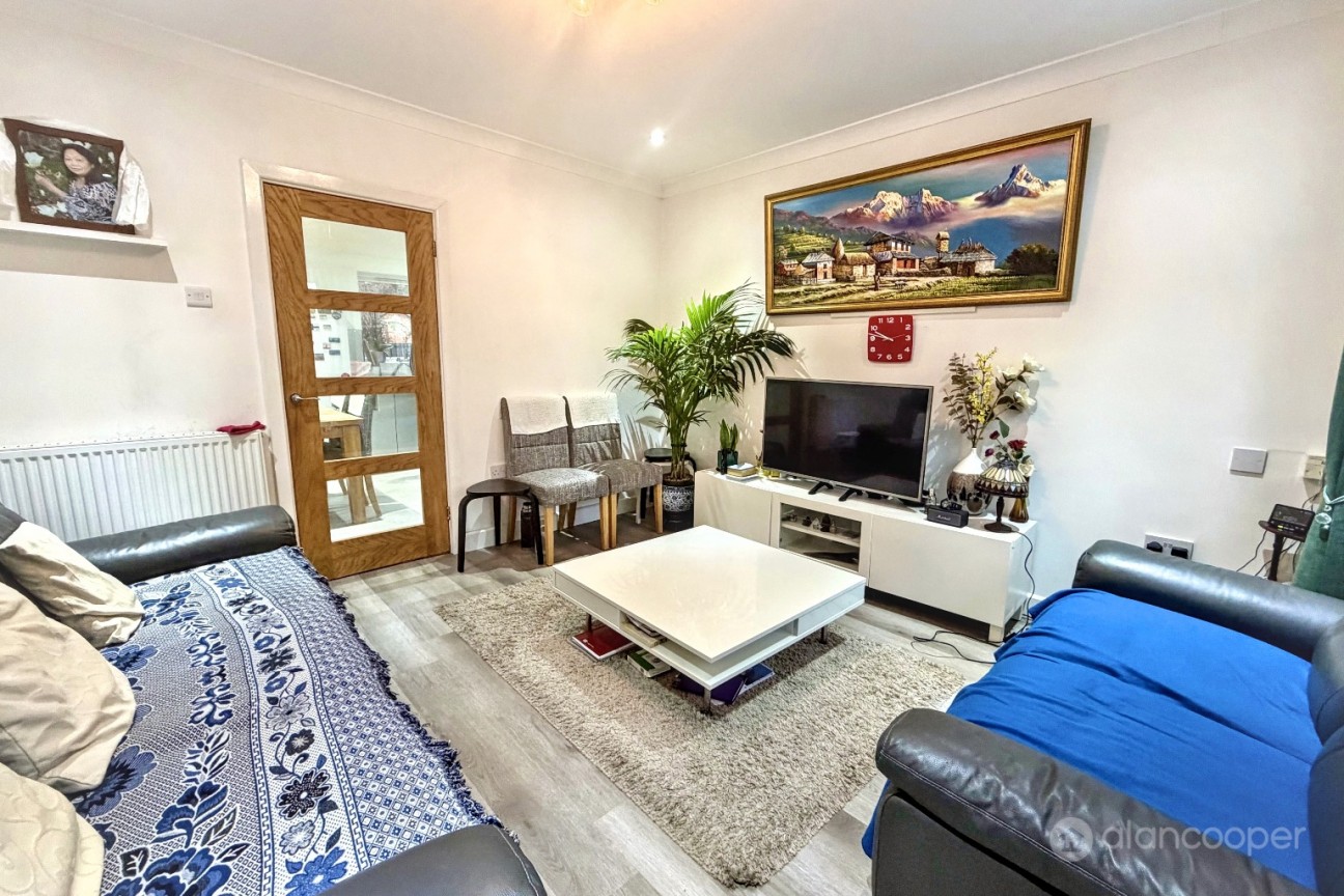 Central Avenue, Abbey Green, Nuneaton, CV11 5BD