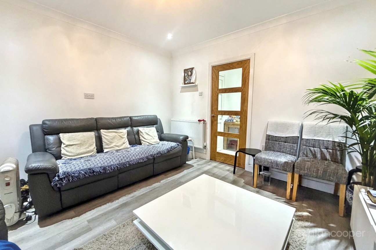 Central Avenue, Abbey Green, Nuneaton, CV11 5BD