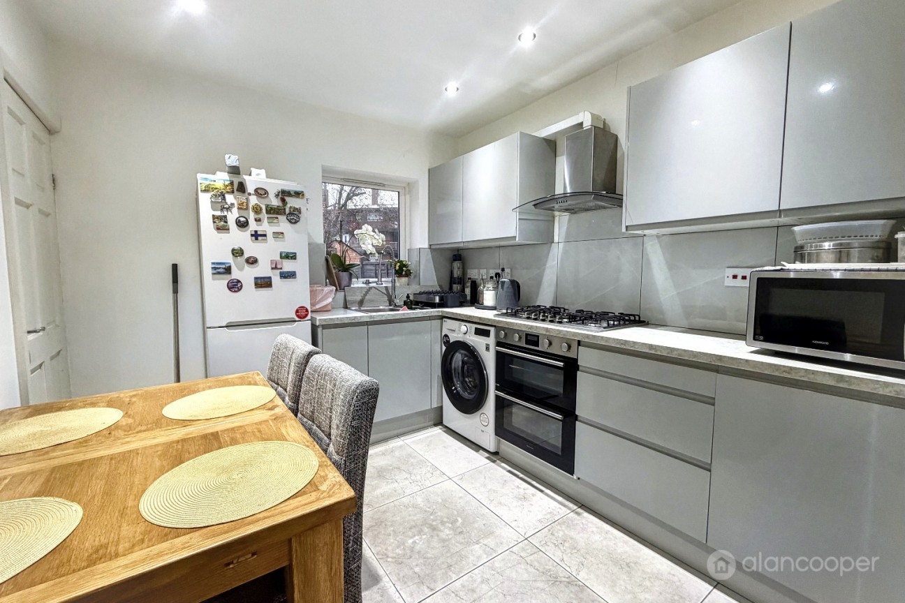 Central Avenue, Abbey Green, Nuneaton, CV11 5BD