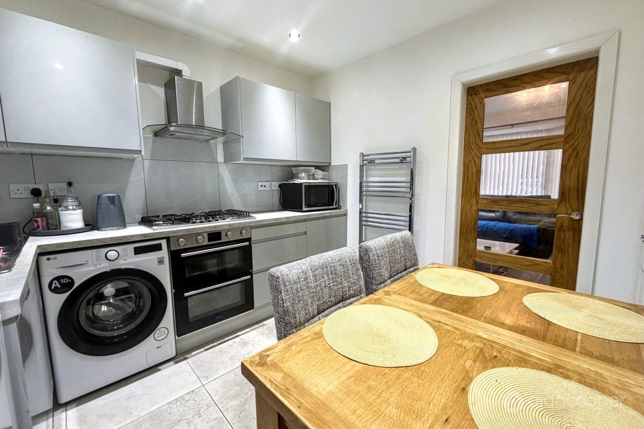 Central Avenue, Abbey Green, Nuneaton, CV11 5BD