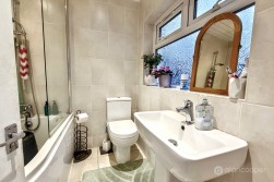 Central Avenue, Abbey Green, Nuneaton, CV11 5BD