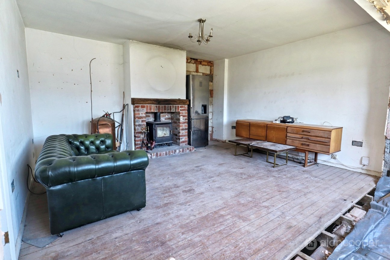 Thirlmere Avenue, St Nicolas Park, Nuneaton, CV11 6HU