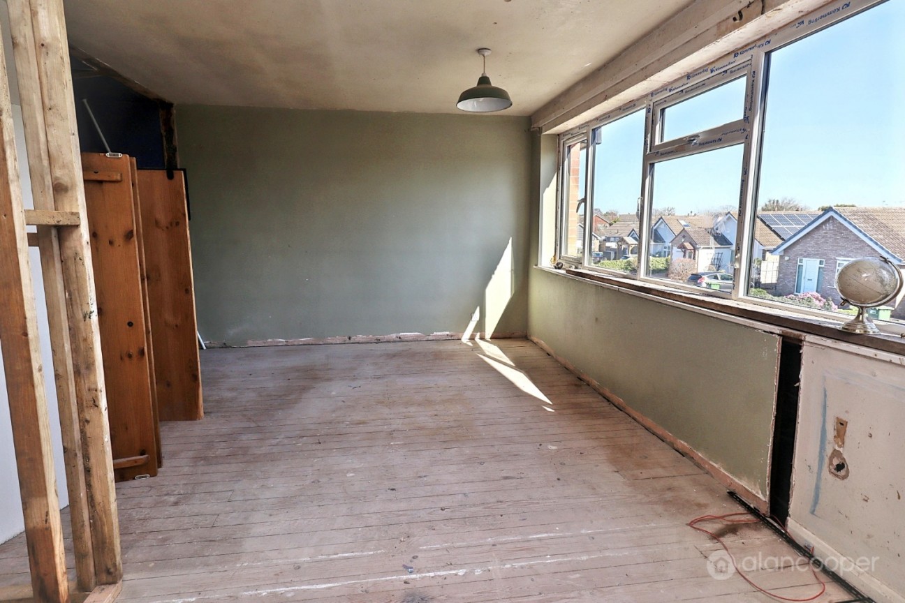 Thirlmere Avenue, St Nicolas Park, Nuneaton, CV11 6HU