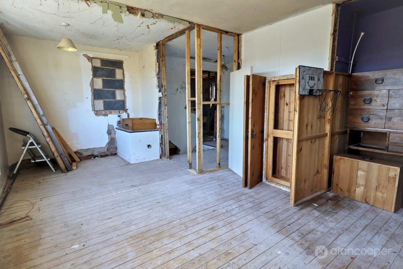 Thirlmere Avenue, St Nicolas Park, Nuneaton, CV11 6HU