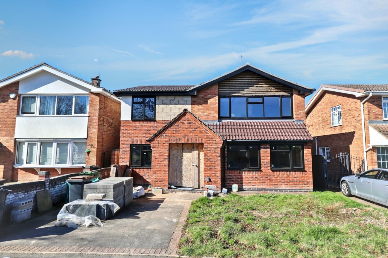 Thirlmere Avenue, St Nicolas Park, Nuneaton, CV11 6HU