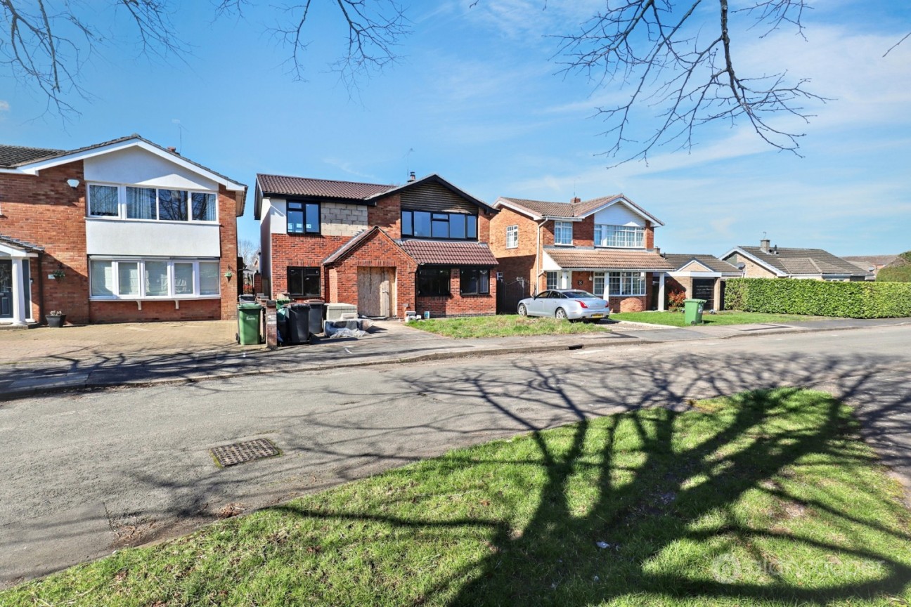 Thirlmere Avenue, St Nicolas Park, Nuneaton, CV11 6HU