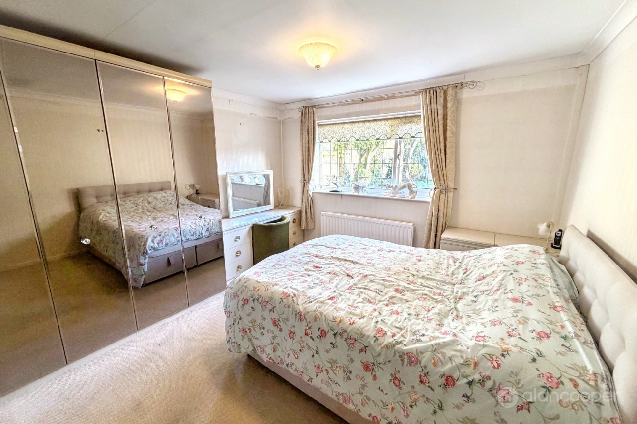 Moorcroft Close, Whitestone, Nuneaton, CV11 6TB