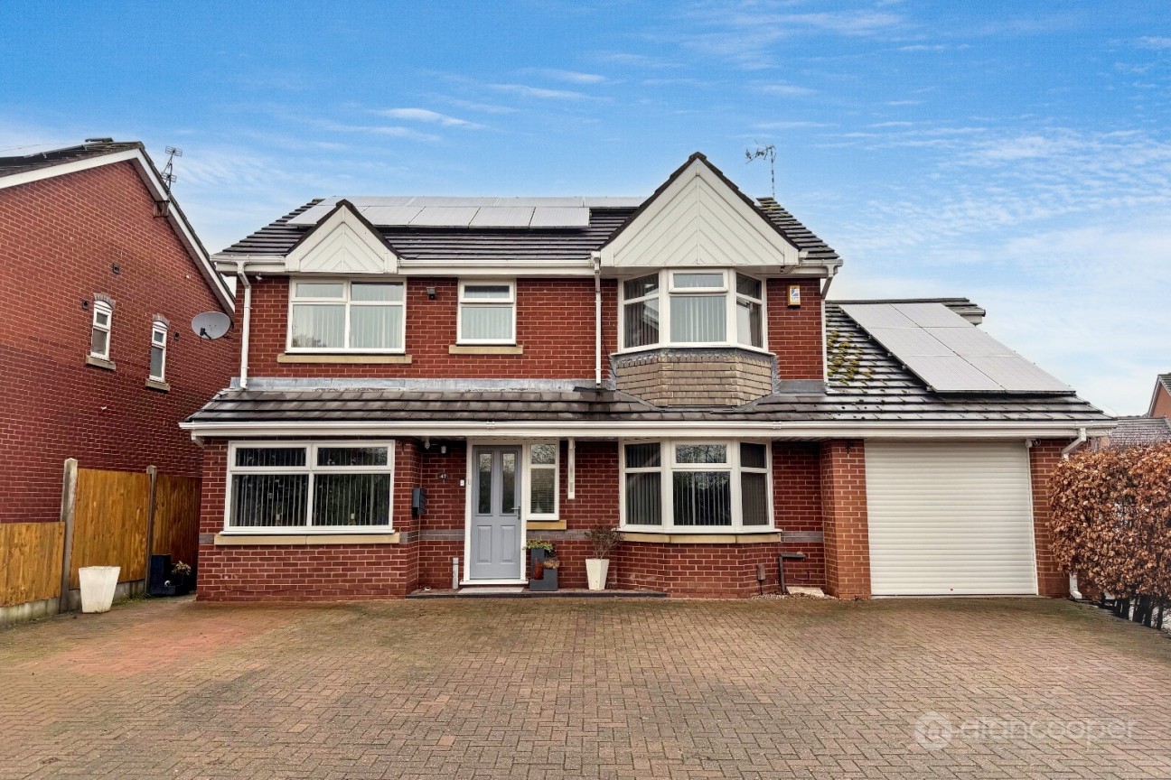 Marsdale Drive, Manor Park, Nuneaton, CV10 7RU