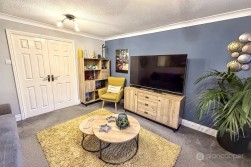 Marsdale Drive, Manor Park, Nuneaton, CV10 7RU