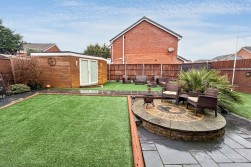 Marsdale Drive, Manor Park, Nuneaton, CV10 7RU