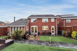 Marsdale Drive, Manor Park, Nuneaton, CV10 7RU