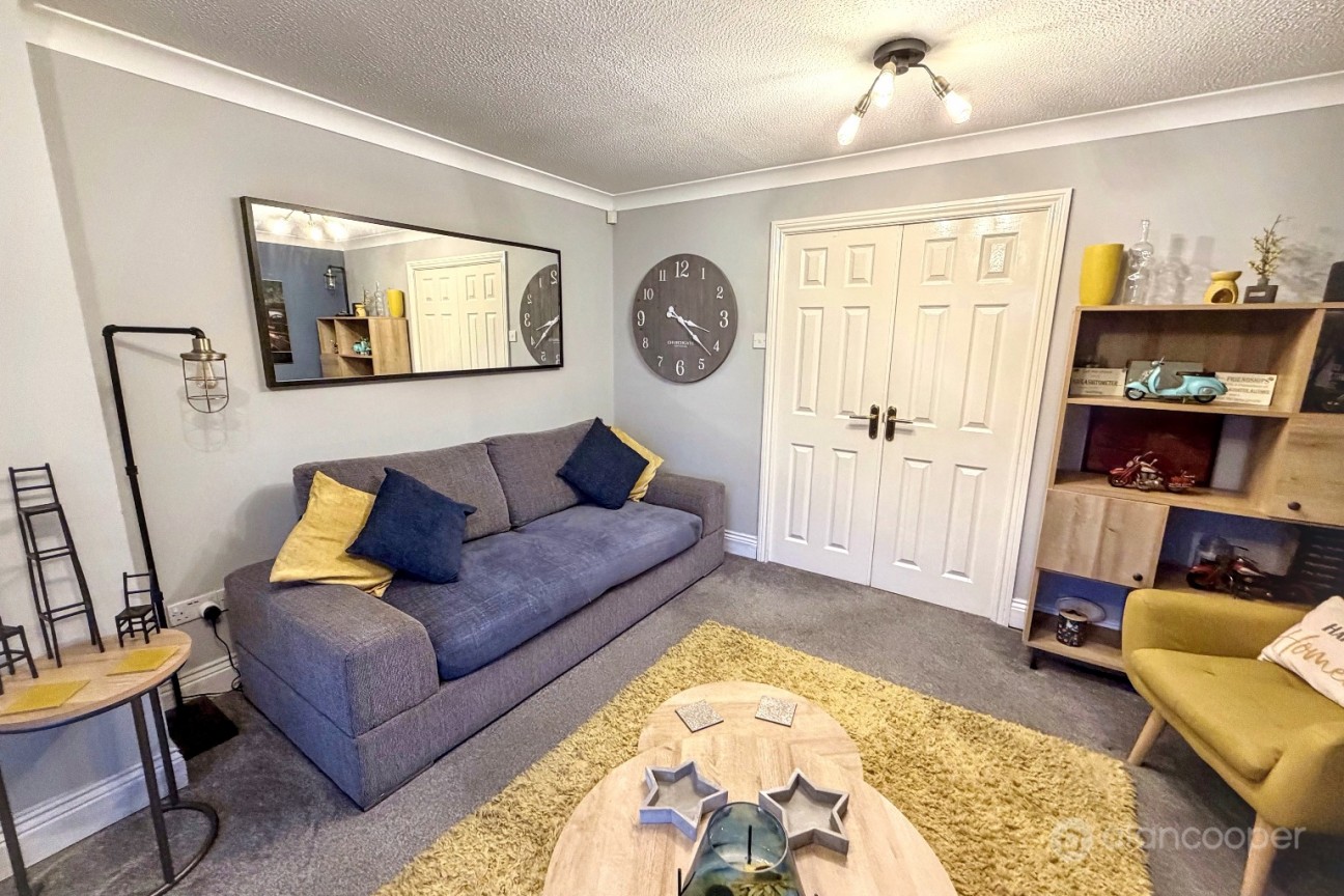 Marsdale Drive, Manor Park, Nuneaton, CV10 7RU