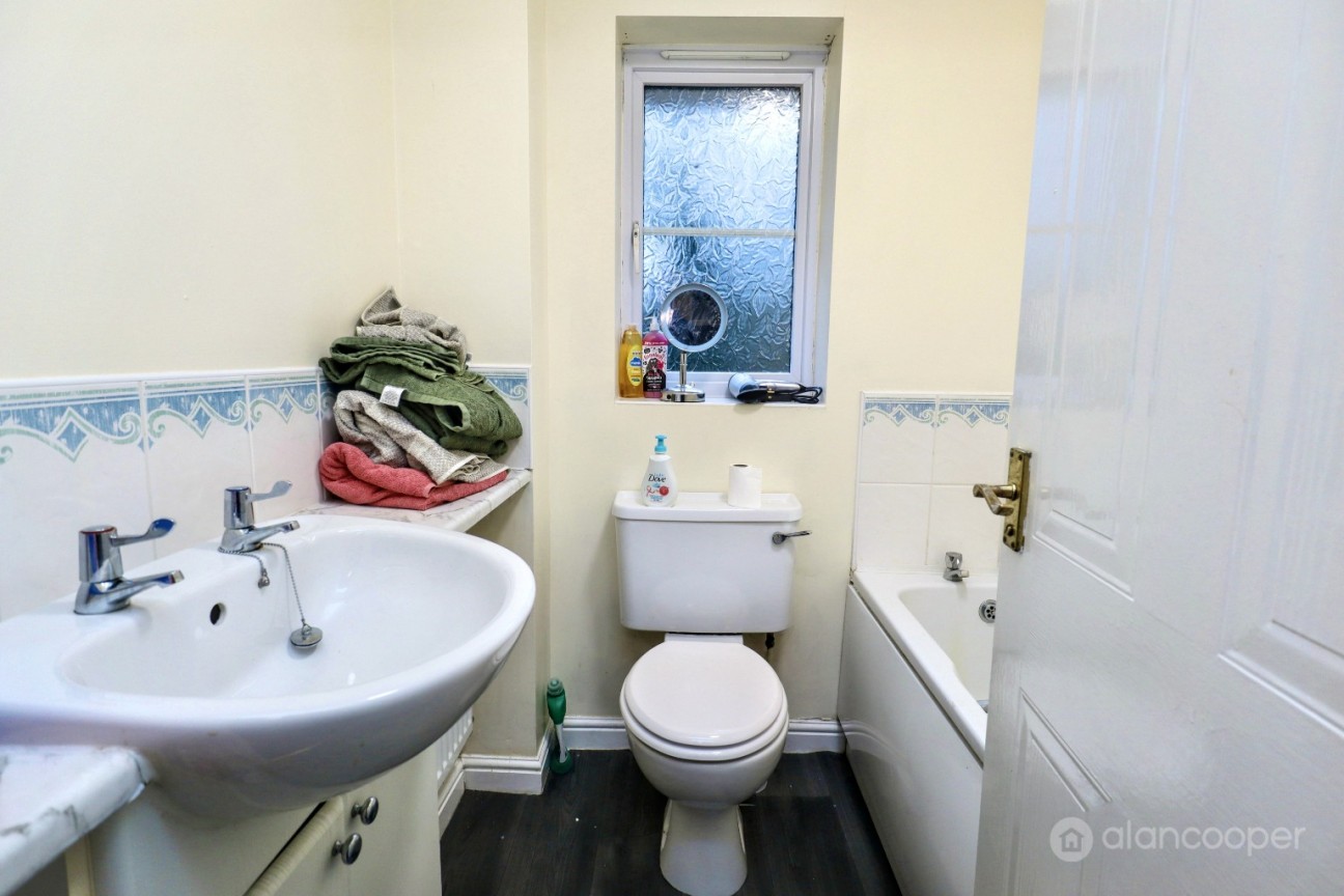 Canalside, Hawkesbury Village, Coventry, CV6 6RB