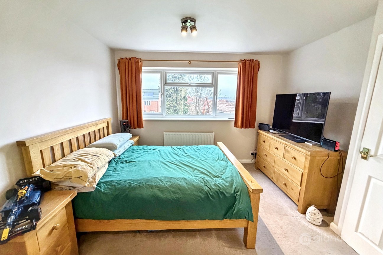 Oberon Close, Whitestone, Nuneaton, CV11 6NT