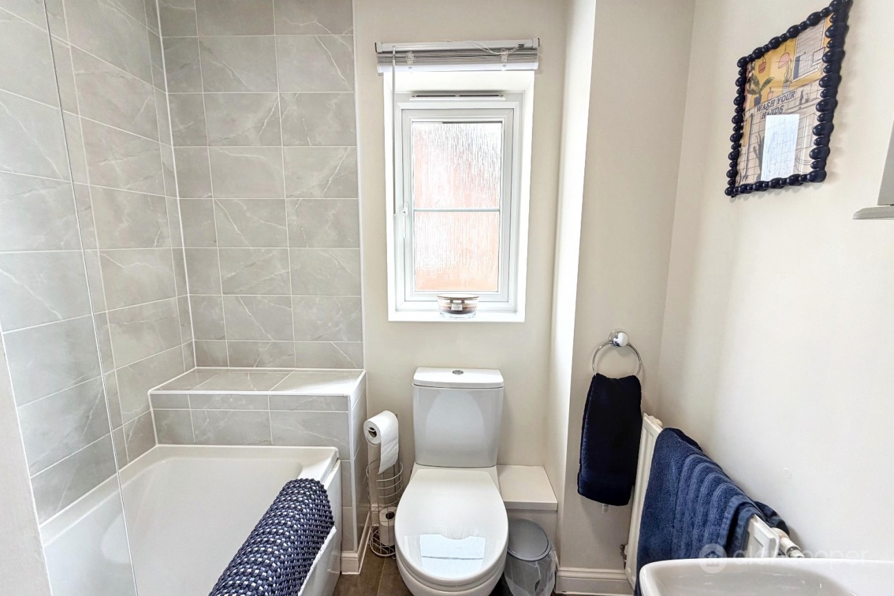 Top Knot Close, Nuneaton, CV11 6DA