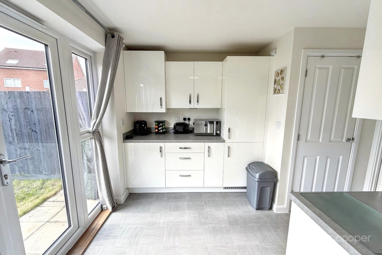 Top Knot Close, Nuneaton, CV11 6DA