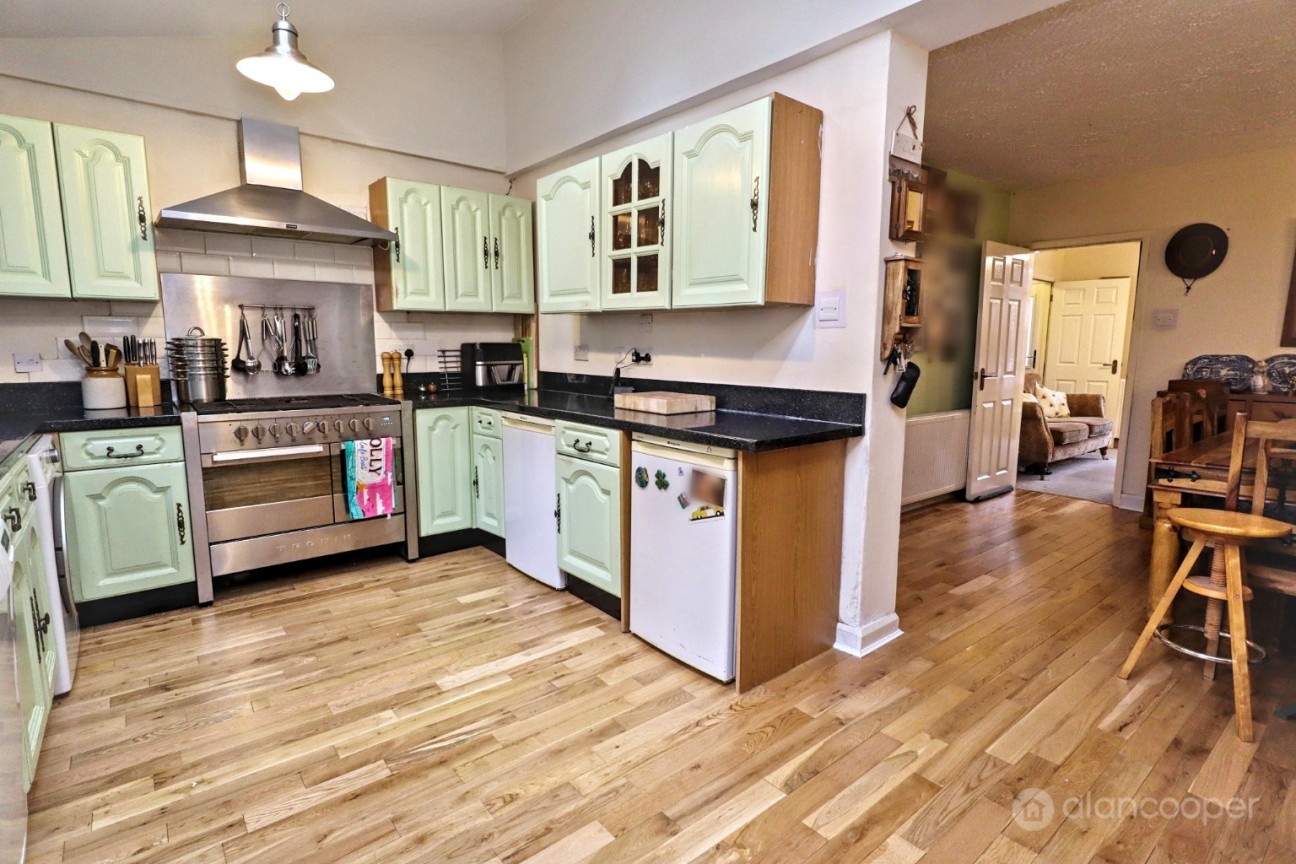 Castle Road, Weddington, Nuneaton, CV10 0EN