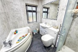 Nuneaton Road, Bulkington, CV12 9QW