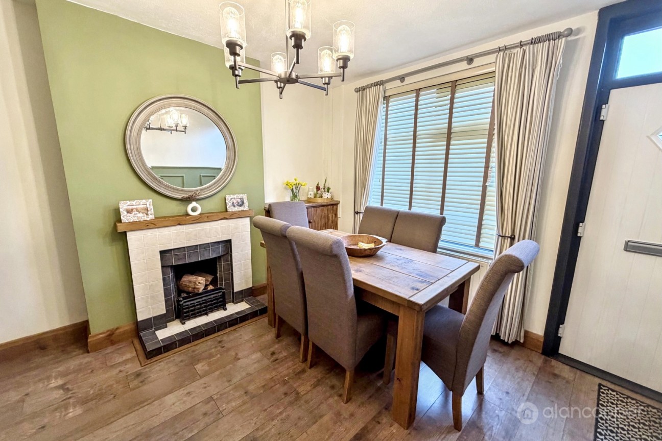 Nuneaton Road, Bulkington, CV12 9QW