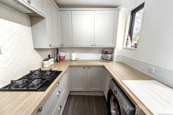 Nuneaton Road, Bulkington, CV12 9QW