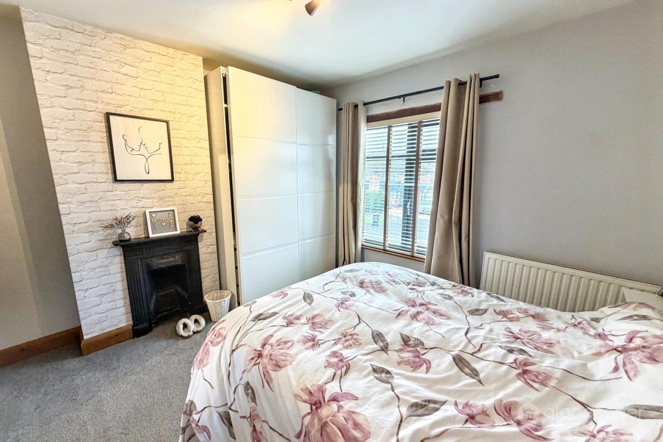 Nuneaton Road, Bulkington, CV12 9QW