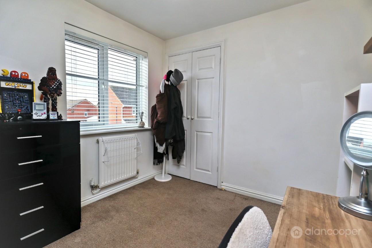 Penshurst Way, Maple Park, Nuneaton, CV11 4XN