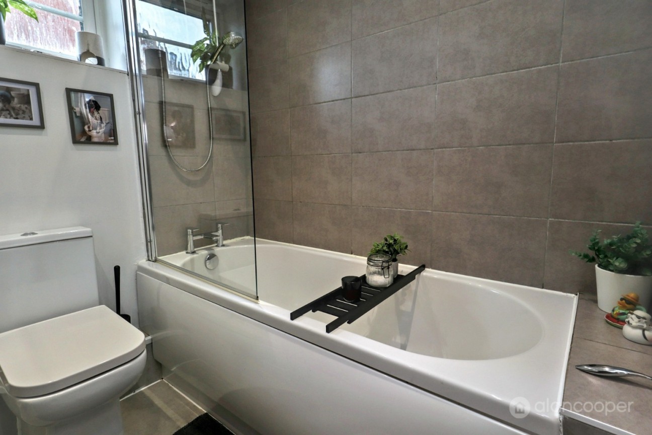 Penshurst Way, Maple Park, Nuneaton, CV11 4XN