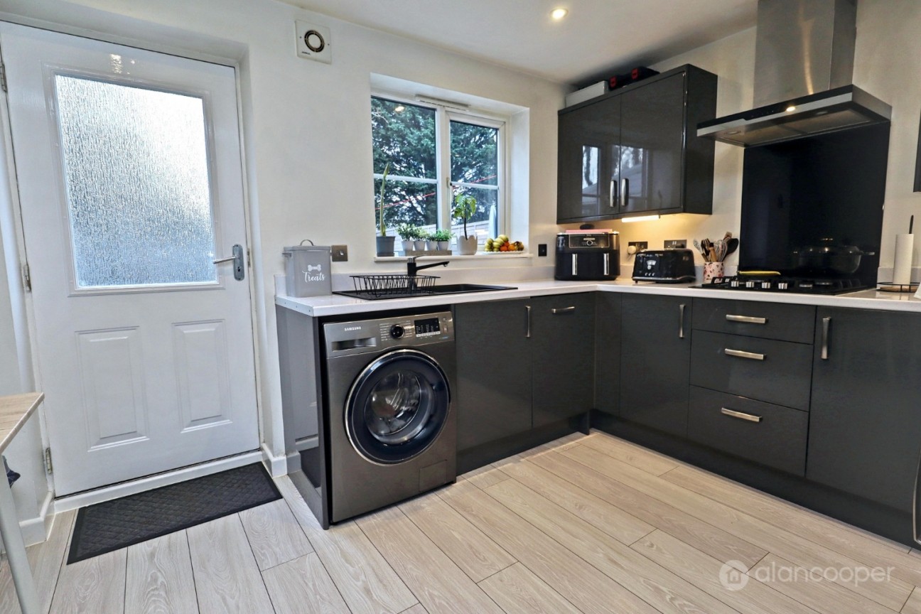 Penshurst Way, Maple Park, Nuneaton, CV11 4XN