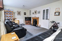 34 Lincoln Avenue, Nuneaton, CV10 9LX