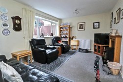 34 Lincoln Avenue, Nuneaton, CV10 9LX